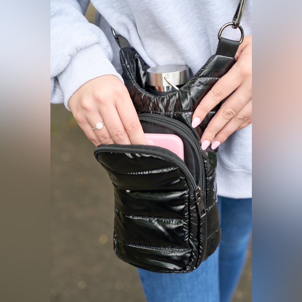 WanderFull black glossy Hydrobag with black strap